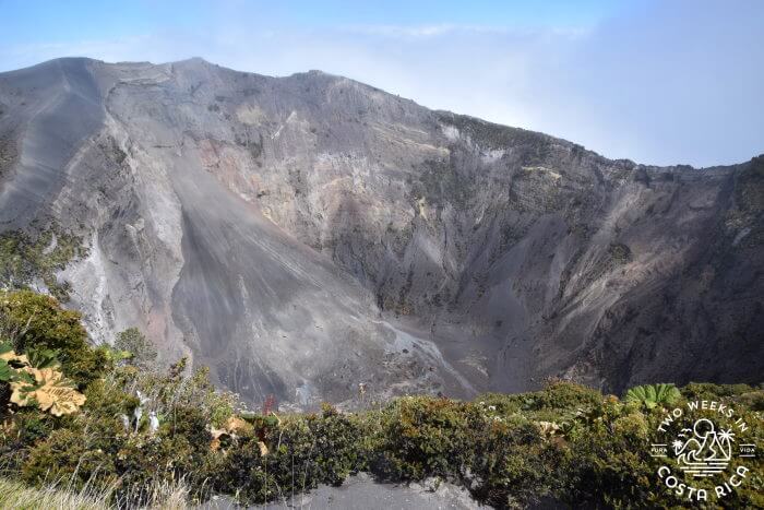 Main crater without the lake at Irazu Volcano 