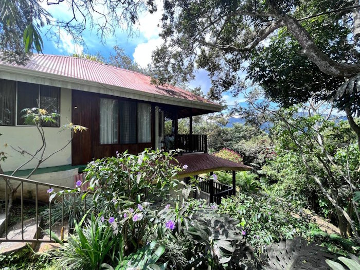 a room with a view at villas de la colina in atenas